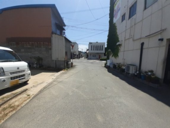宇土市新町４丁目の売地の周辺|西側道路