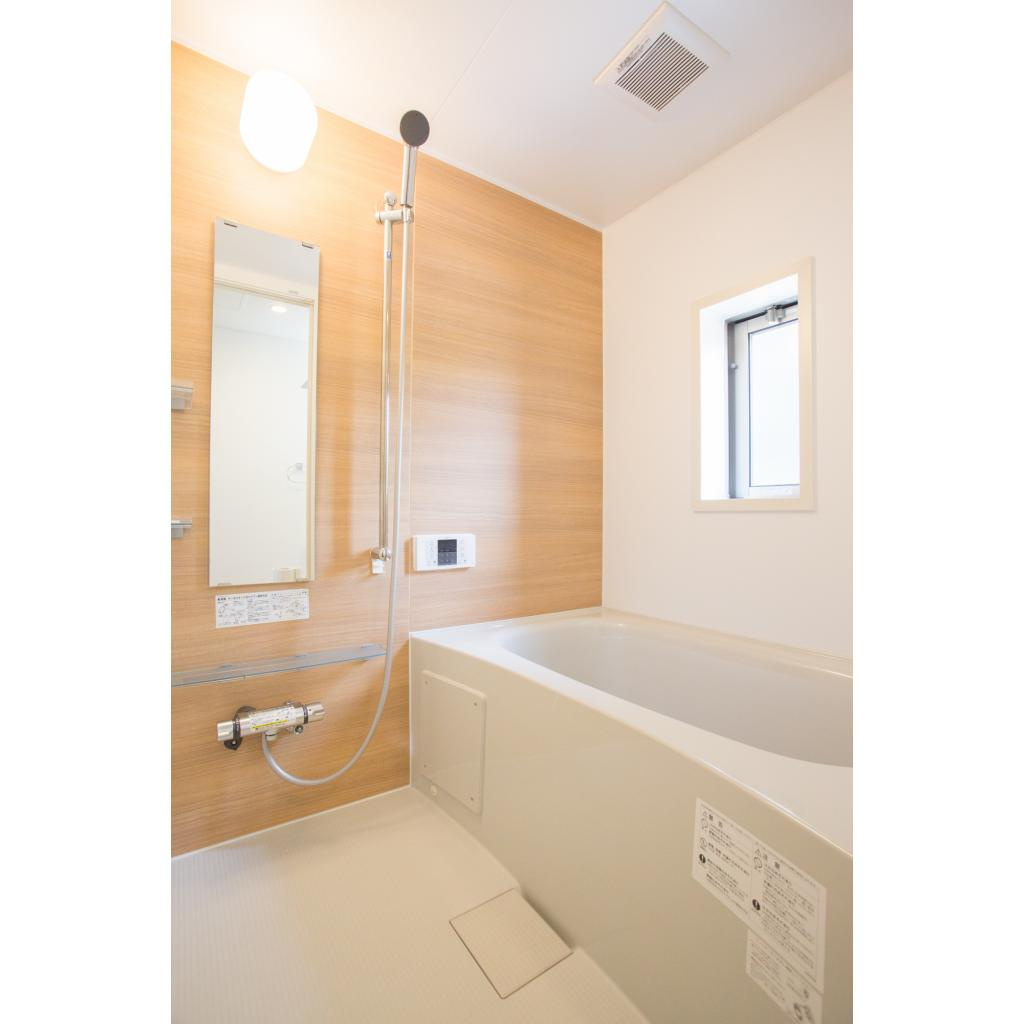 ロングウッドハウスBの浴室