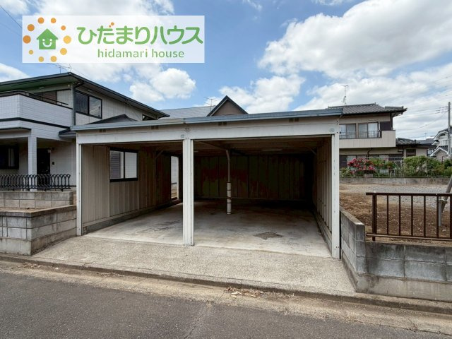 【駐車場】 | 下妻市半谷　中古戸建 | 時間がない時もらくらくと車の出し入れができる並列駐車場を完備！！
