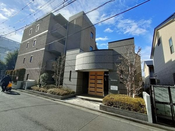 ザ・ロイヤルⅢのエントランス