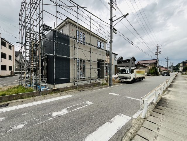 東海市名和町岡前44番1『仲介手数料無料』新築一戸建て・建売の前面道路含む現地写真