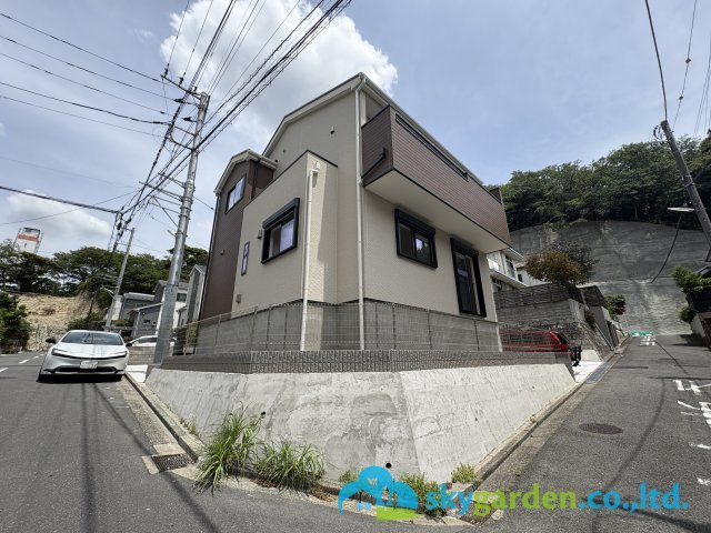 逗子市小坪７丁目2期　新築戸建　全２棟１号棟の外観|逗子市小坪７丁目　開放感ある角地