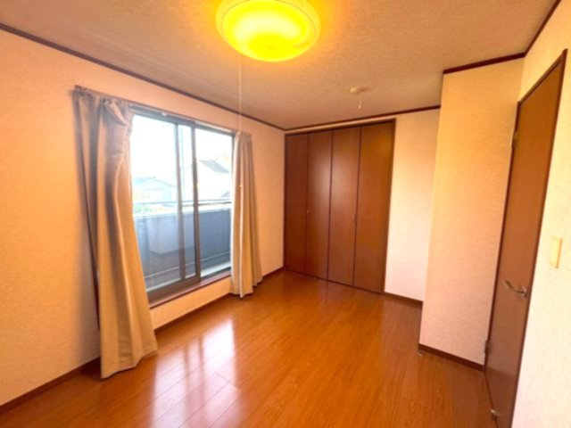 中古一戸建て 川越市萱沼の洋室|約6.5帖の洋室