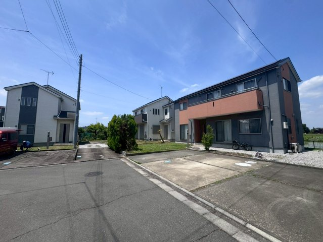 中古一戸建て 川越市萱沼の前面道路含む現地写真|2014年築