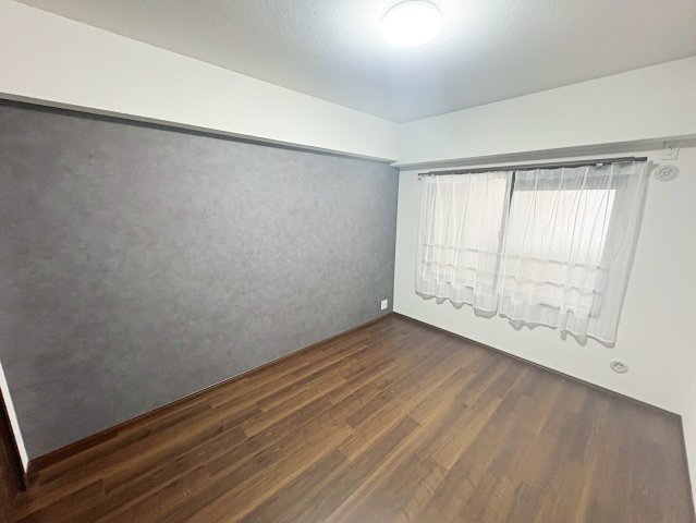 グランデュール鴨川Ⅱ番館の洋室