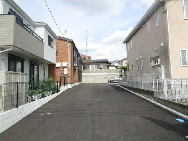 藤沢市天神町２丁目の倉庫の周辺