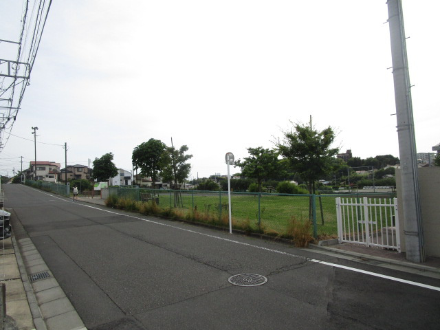 藤沢市天神町２丁目の倉庫の周辺