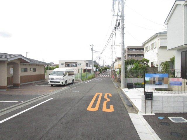 藤沢市天神町２丁目の倉庫の周辺