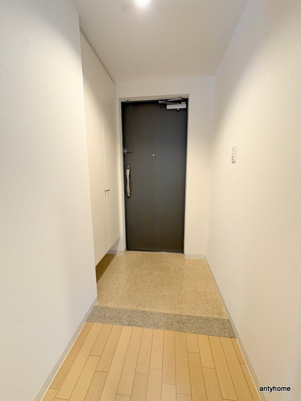 エルセレーノ上本町レジデンス　仲介手数料無料の玄関