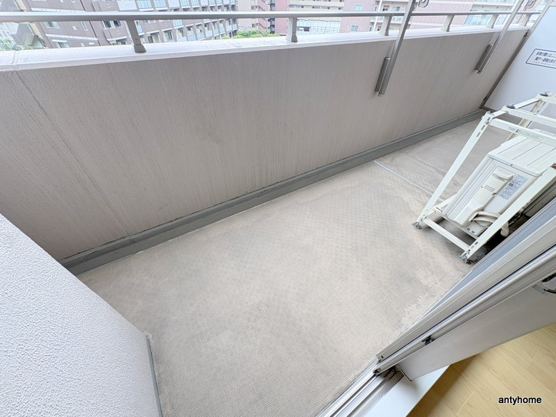 エルセレーノ上本町レジデンス　仲介手数料無料のバルコニー