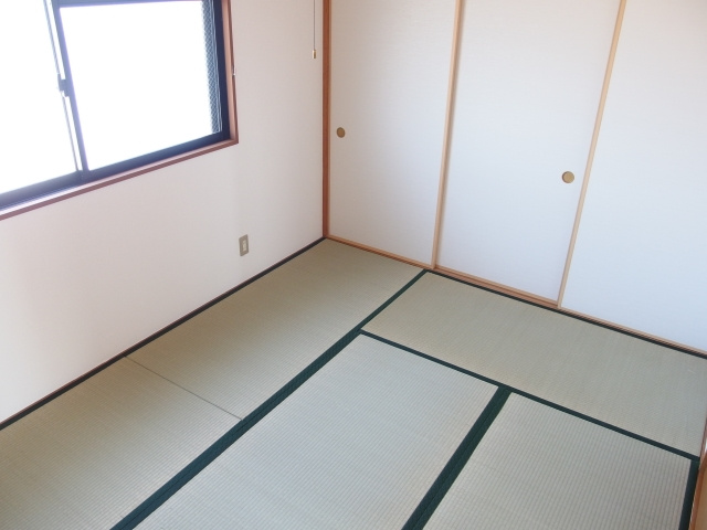 フレア栗田の和室