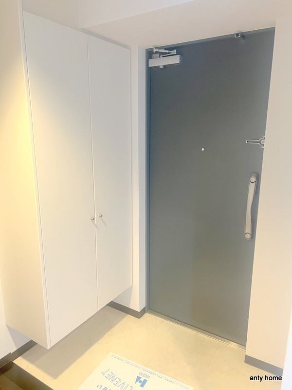 エルセレーノ上本町レジデンス　仲介手数料無料の玄関