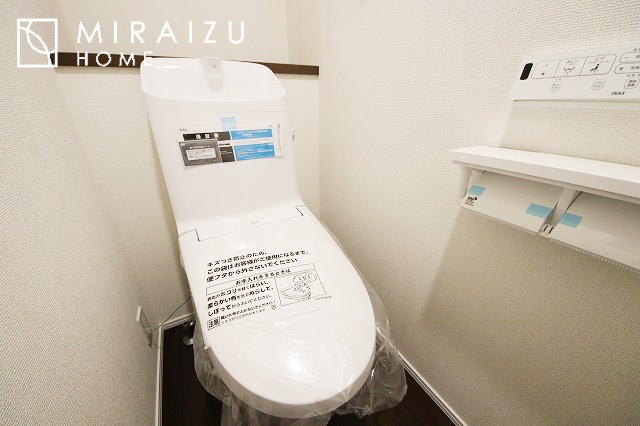 【トイレ】 | おしり洗浄、ビデ洗浄、暖房便座の機能を標準装備。トイレットペーパーの無駄遣いを防ぎ、肌を傷つける心配がありません♪