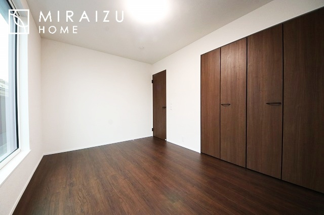 【子供部屋】 | 日当たりの良いお家は嬉しいですよね。それぞれ価値観が分かれる箇所です、実際に内覧して日当たりの心地よさをご体感下さいね♪