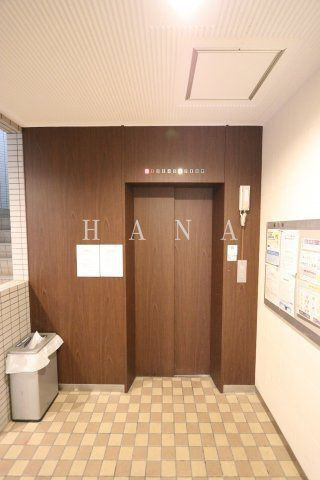 コスモリード国分寺のロビー