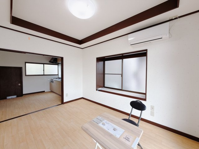 【中古戸建】桐生市新里町新川の居間・リビング|■リビング｜家族でゆったりくつろげる、居心地の良いリビング♪賃貸と違って、テレビや音楽の音を気にしなくて良いことが嬉しいですね(*＾＾*)