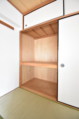 スギヒラハイツの収納