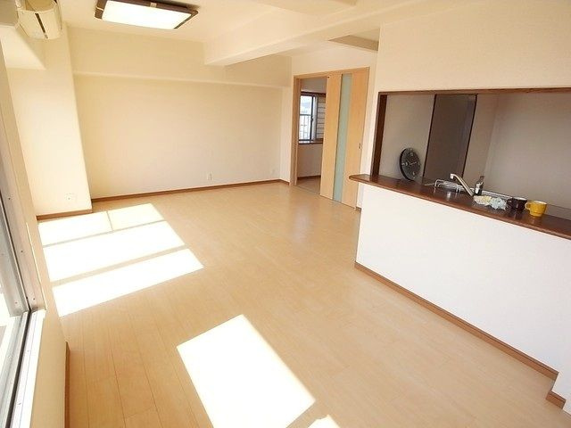 アルファステイツ入船町の居間・リビング