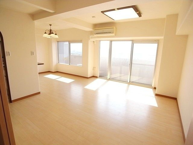 アルファステイツ入船町の居間・リビング