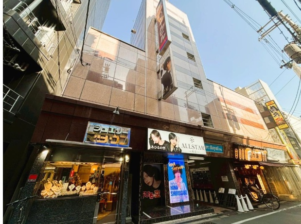 日宝ロイヤルビルの外観