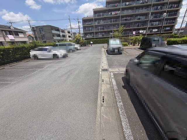 パブリデンス春日部豊春の駐車場