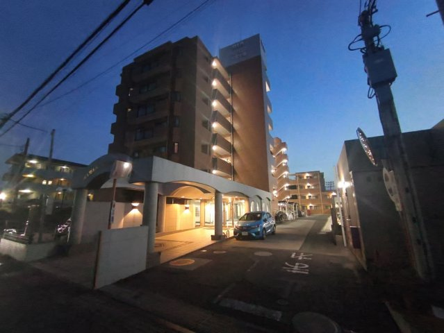 ダイアパレス大宮七里の外観|夜でも映えます！