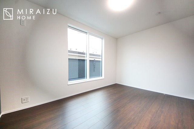 【子供部屋】 | 日当たりの良いお家は嬉しいですよね。それぞれ価値観が分かれる箇所です、実際に内覧して日当たりの心地よさをご体感下さいね♪