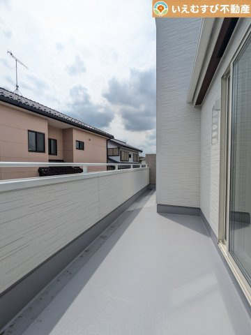 Livele Garden.S　深谷上柴町東第3のバルコニー|南バルコニーで毎日のお洗濯もラクラク快適
しっかり太陽の光が降り注ぐ南向きなのでお洗濯物が乾きやすい♪