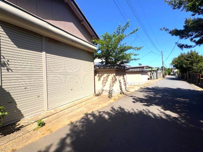 【前面道路含む現地写真】 | 神栖市波崎　車庫･庭付き中古戸建