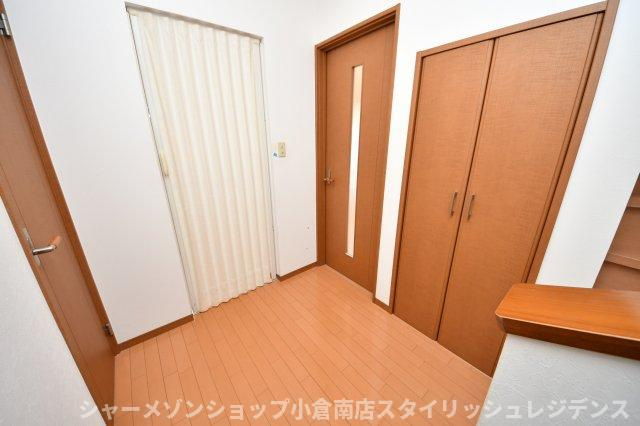 Ｐｅａｃｅｆｕｌ四季彩 の玄関