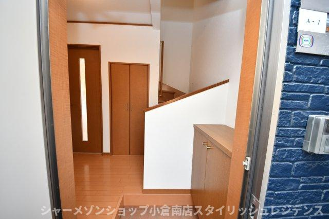 Ｐｅａｃｅｆｕｌ四季彩 の玄関