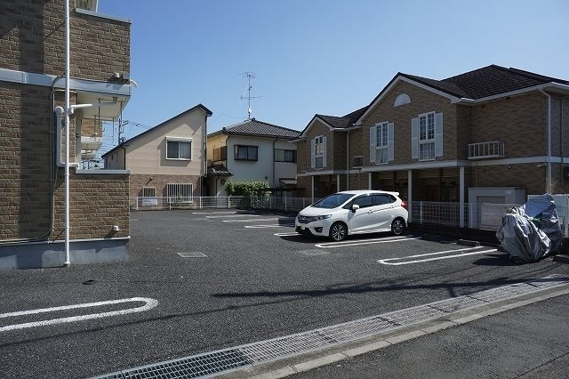 サウザンズヒルＡの駐車場