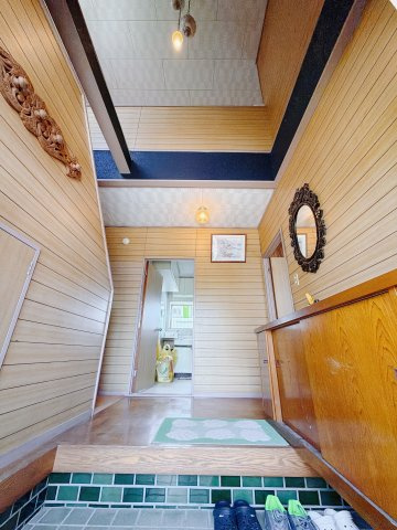 【中古戸建】北群馬郡榛東村大字新井の玄関|■玄関｜玄関ホールは吹抜け採用になっています♪開放的な空間です！