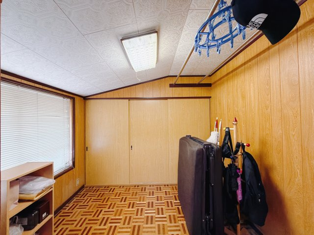 【中古戸建】北群馬郡榛東村大字新井の洋室|■洋室｜子供部屋のメリットは「自立心を養うことができる」「自分で整理整頓できるようになる」そして、お子様が成長した際には「プライバシーを確保できる」といい事だらけ♪