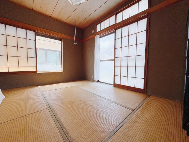 【中古戸建】北群馬郡榛東村大字新井の和室|■和室｜和室でしか味わえない畳ならではの香りや素材で和のやすらぎを感じてください♪休日はお子様とお昼寝するのにも最適です！