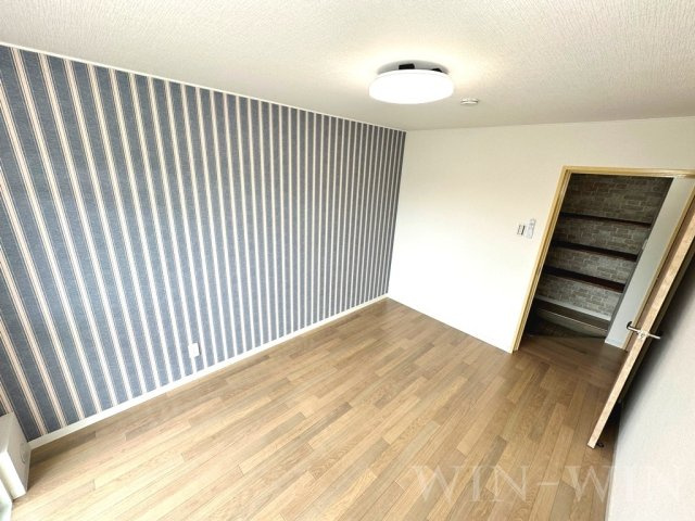 オレンジハイツ赤岩の洋室