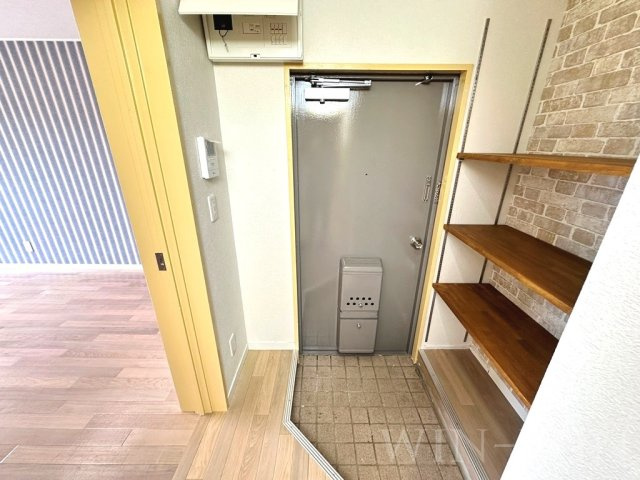 オレンジハイツ赤岩の玄関