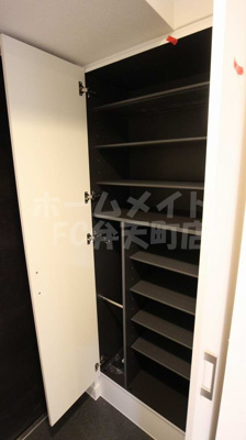 【玄関】 | レオンコンフォート大阪ドームシティ | シューズBOXがあります