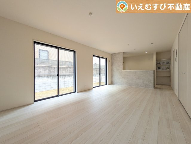 Livele Garden.S　深谷上柴町東第3の居間・リビング|ご家族みんながゆったりくつろげるリビング
ゆとりの空間でくつろいだり遊んだり、家族の時間が楽しみですね♪