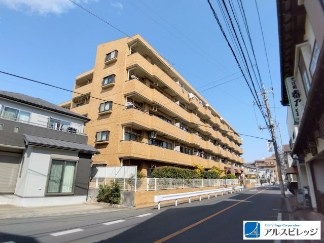 ライオンズマンション上福岡第3の外観|青空に映えるきれいな外観です