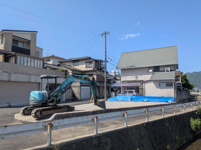 山手三丁目21番1号（B-39）の前面道路含む現地写真