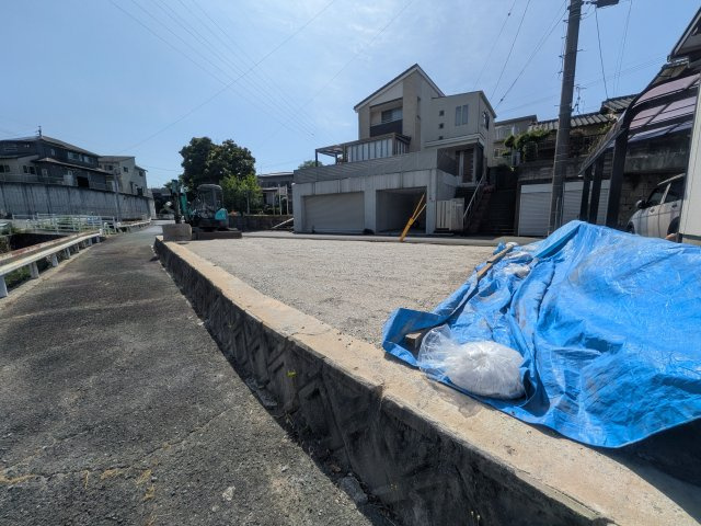 山手三丁目21番1号（B-39）の前面道路含む現地写真