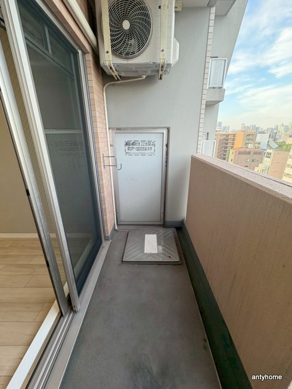 フロンティアタワー九条Ⅲ　仲介手数料無料のバルコニー