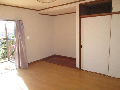 別府市亀川四の湯町の居間・リビング