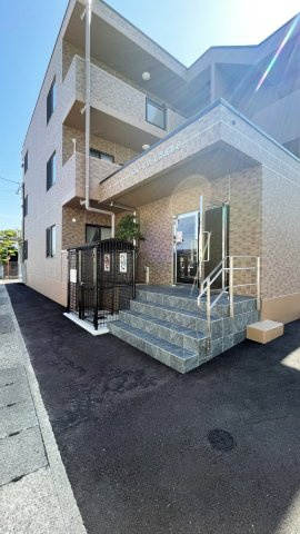 ガーデンヒルズ城南8の駐車場