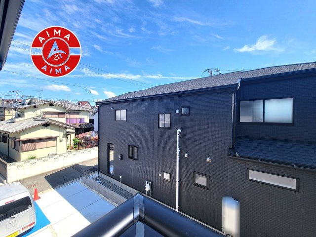 古賀市千鳥2丁目第1-2棟（1号棟）の展望|窓から緑が見える物件も魅力的です。