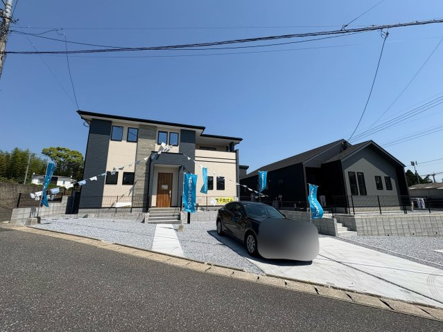 田川市伊田10期　新築戸建ての前面道路含む現地写真|駐車場4~5台駐車可能♪