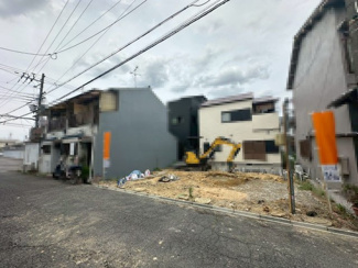 【前面道路含む現地写真】 | 富秋町１丁目　新築一戸建