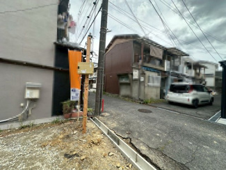 【前面道路含む現地写真】 | 富秋町１丁目　新築一戸建