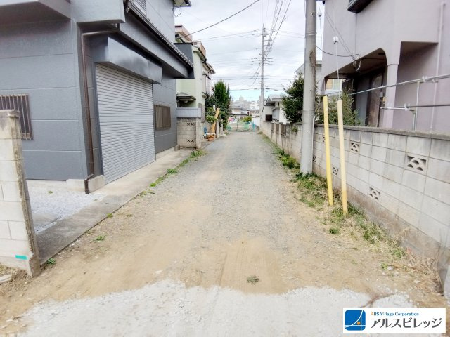 中古／川越市岸町2丁目の前面道路含む現地写真|私道・北東側幅約4.0ｍ（舗装予定）